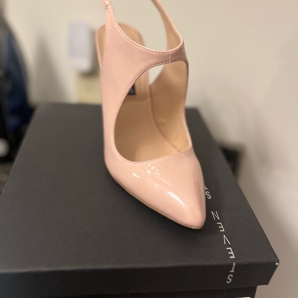 Elegant Blush Pink Slingback Heels - Picture 2 of 3